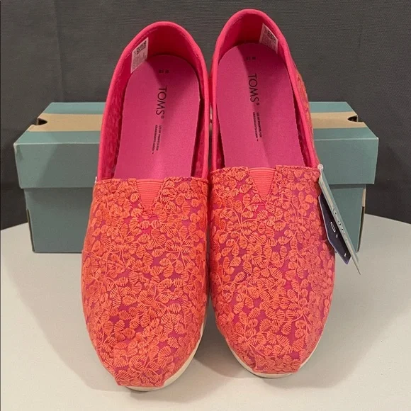 TOMS FUCHSIA ROSE BOTANICAL LACE NWT - Picture 1 of 4